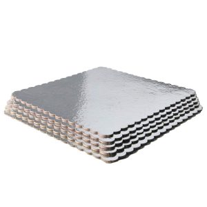 Cake Tray Square 14*14 with a cake.