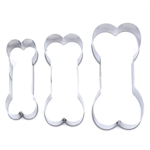 THREE-PIECE SET OF BONE SHAPED STAINLESS STEEL COOKIES MOLDS